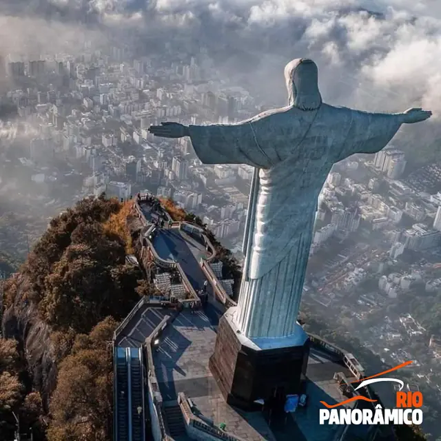Cristo Redentor visto de cima durante o passeio